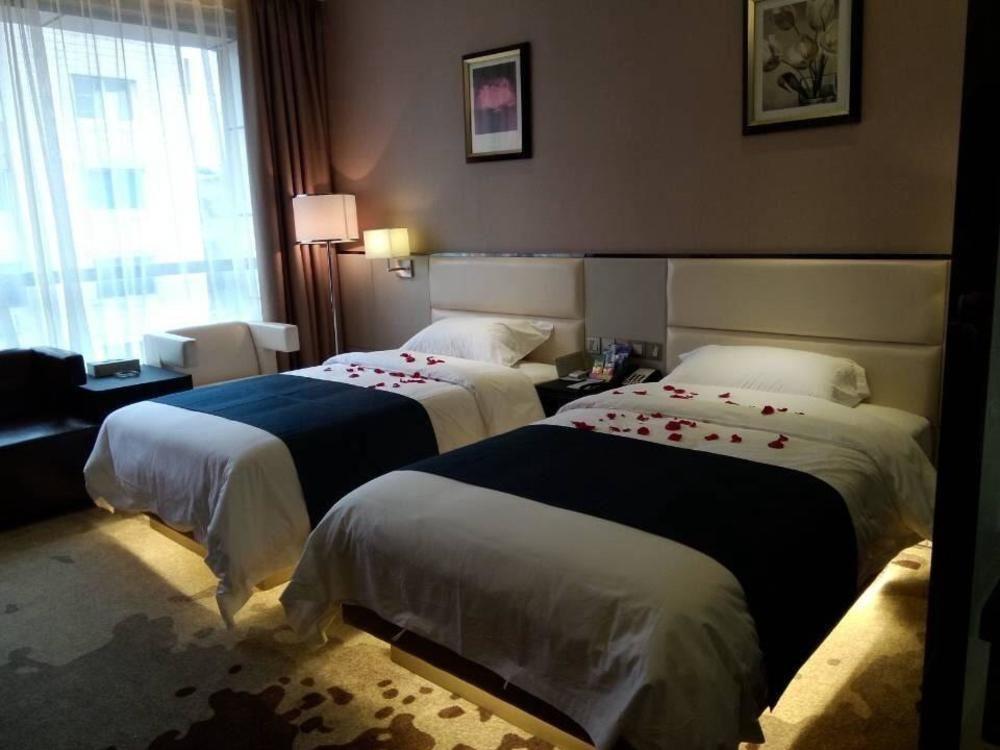 Chengdu Hello Hotel Shuangliu Exterior photo